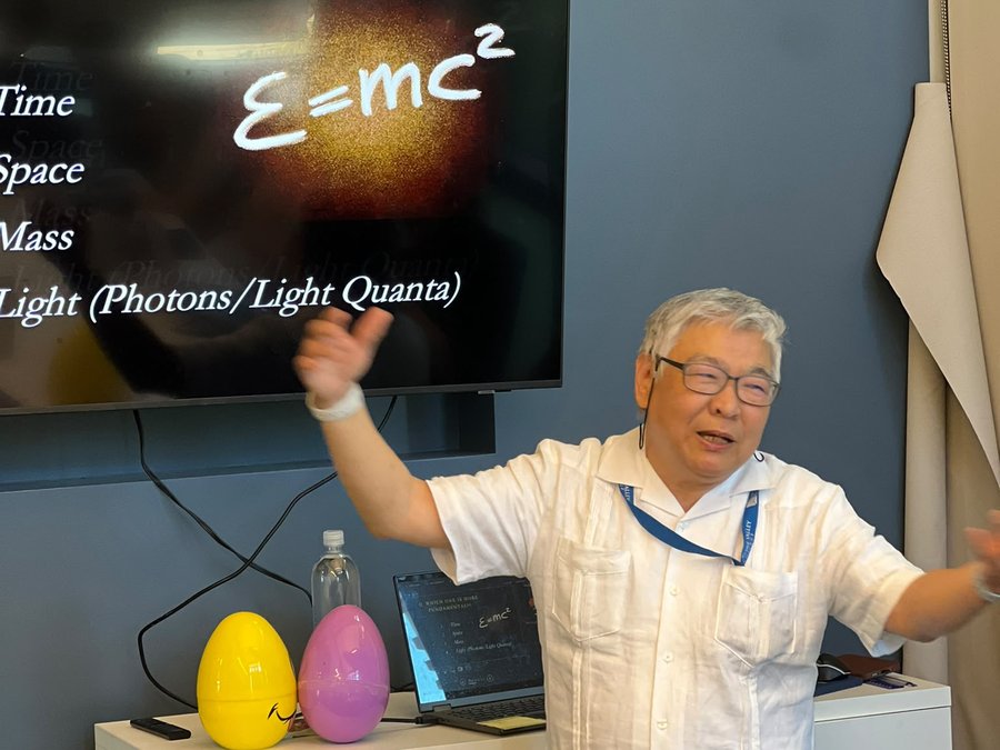 KS Huang opening the quantum concepts